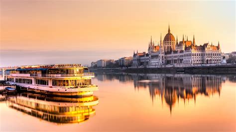 Encontre passagens aéreas baratas de Budapeste para o Porto